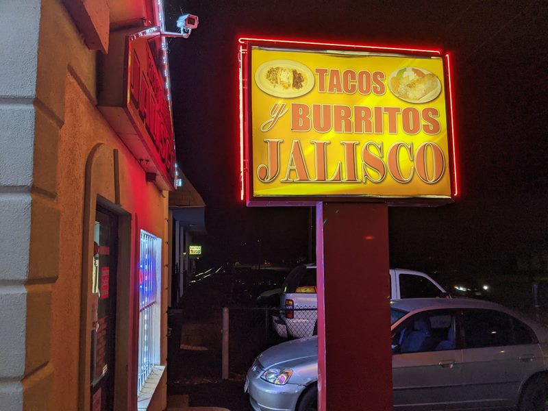 Tacos y Burritos Jalisco exterior